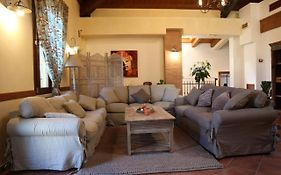 La Puraza Comfort Rooms